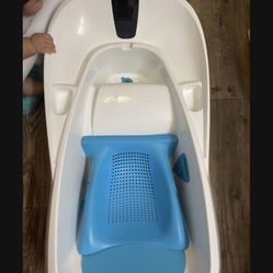 Baby bathtub 4moms
