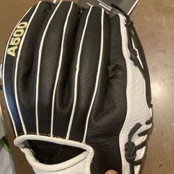 New 12 Inch Baseball Glove In North Peoria 