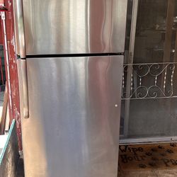 GE  Refrigerator  250