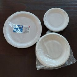 Pack of Disposable Paper Plates