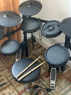 Alesis Nitro Electronic Drum Set w/ Stool + Pedals