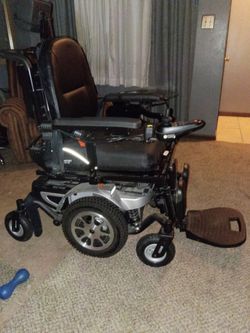 Vector Merit 323 power chair
