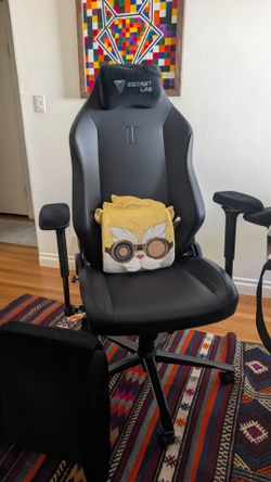 Secretlab Titan XL Nanogen Blackout - 2 months old