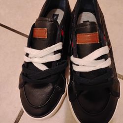 Shoes.     Size 2