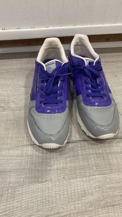 Women Reebok shoes size 10