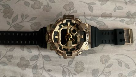 Casio Gshock gold face black band