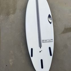 Custom Sharp Eye Surfboards 5’10”