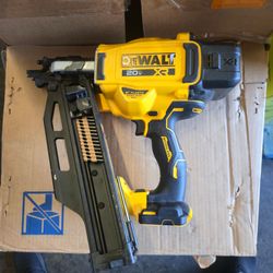 DEWALT 20 Volt 21 Degree  Framing Nailer (Tool-Only)