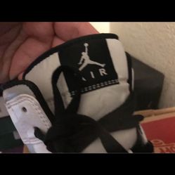 Jordan 1 Mids