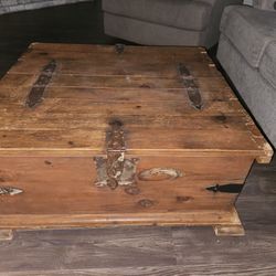 Beautiful Vintage Coffee Table