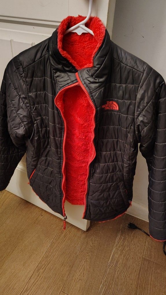 North Face girl's jacket size 14/16 reversible