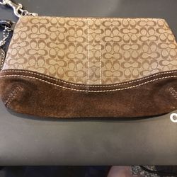 Coach Wristlet VG Condition