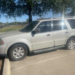 2005 Lincoln Navigator