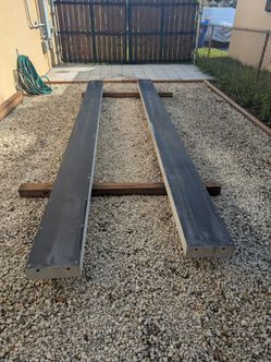 Boat lift bunks
