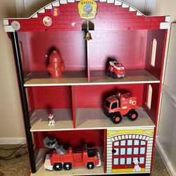 12x28x39 Play Firehouse With Toys