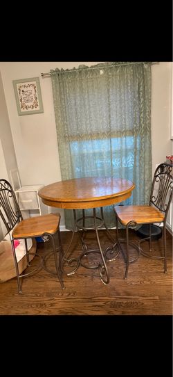 Solid Wood Pub Table & 2 Chairs – Great Condition