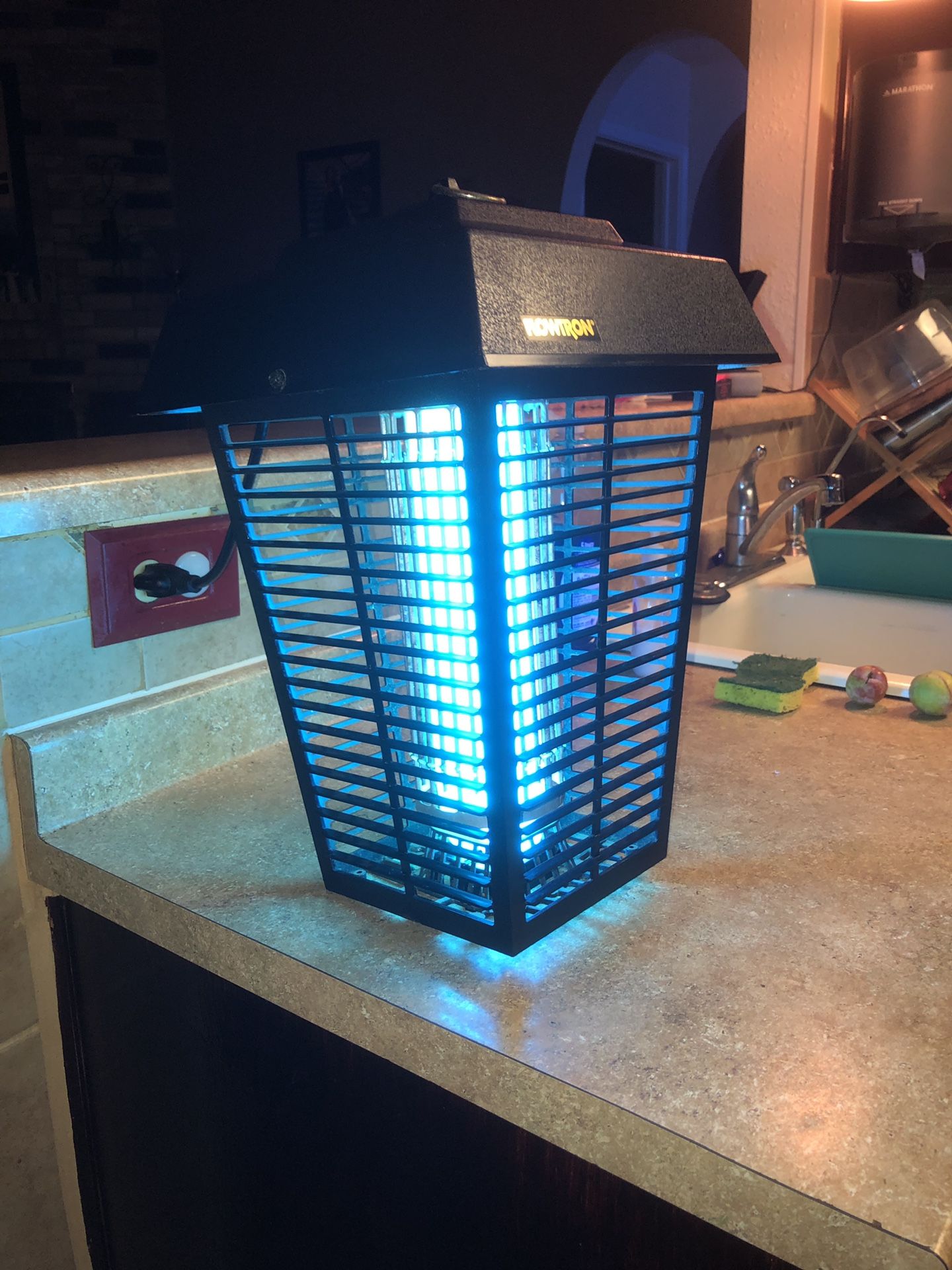 Bug zapper (80 Watts) 1-1/2 Acres (Flowtron)