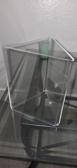 5x7 Acrylic 3-sided Table Sign Holder, Clear Table Tent Holder Triangle Display Stand for Restaurant Menu Flyer