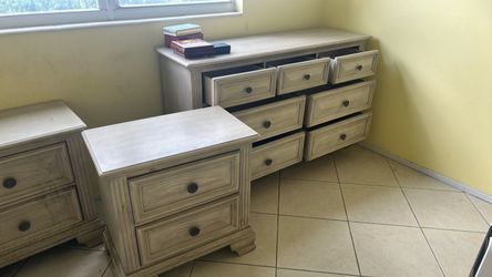 Bedroom set