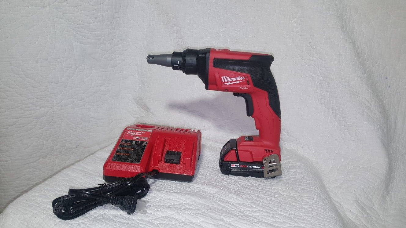 Milwaukee M18 FUEL Drywall Screw Gun Kit