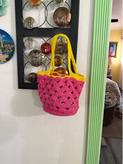 Bolso de conchitas a crochet hecho a mano
