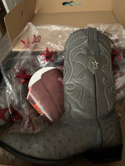 Authentic Ostrich boots & belt ,size 9 ,color grey