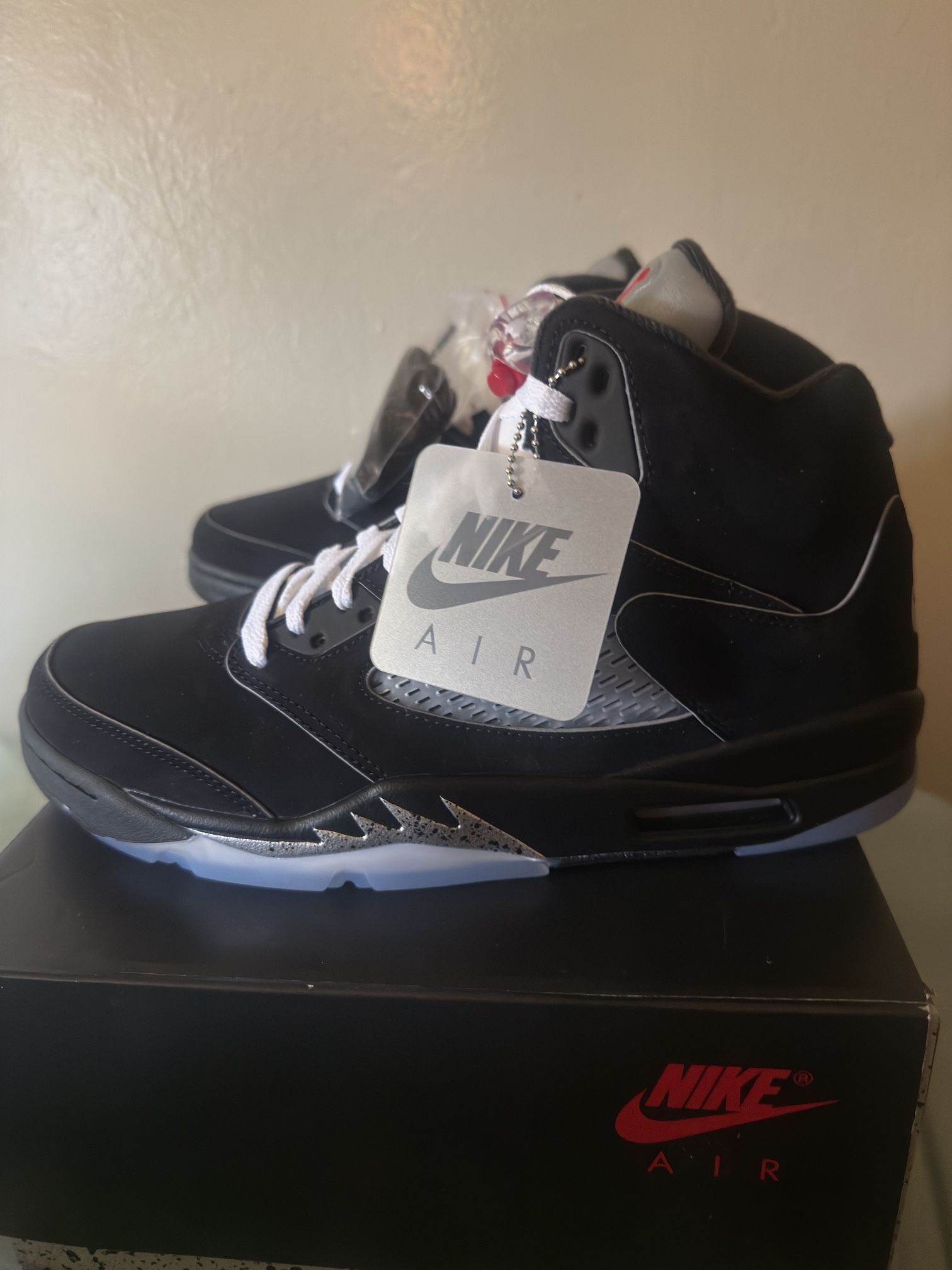 Jordan 5 Black Metallic