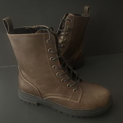 Women’s Boots Size 7.5 