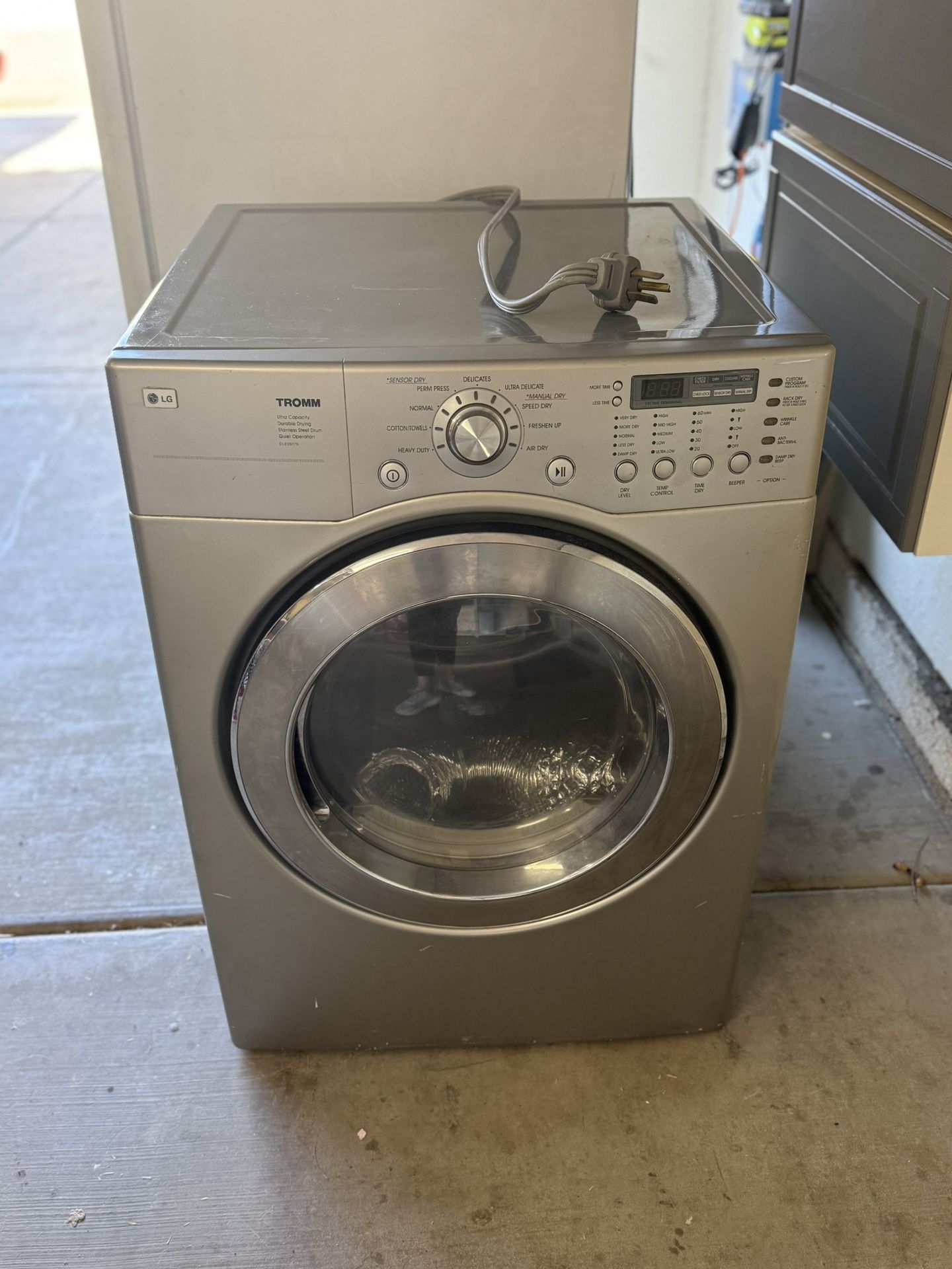 LG Electric Dryer