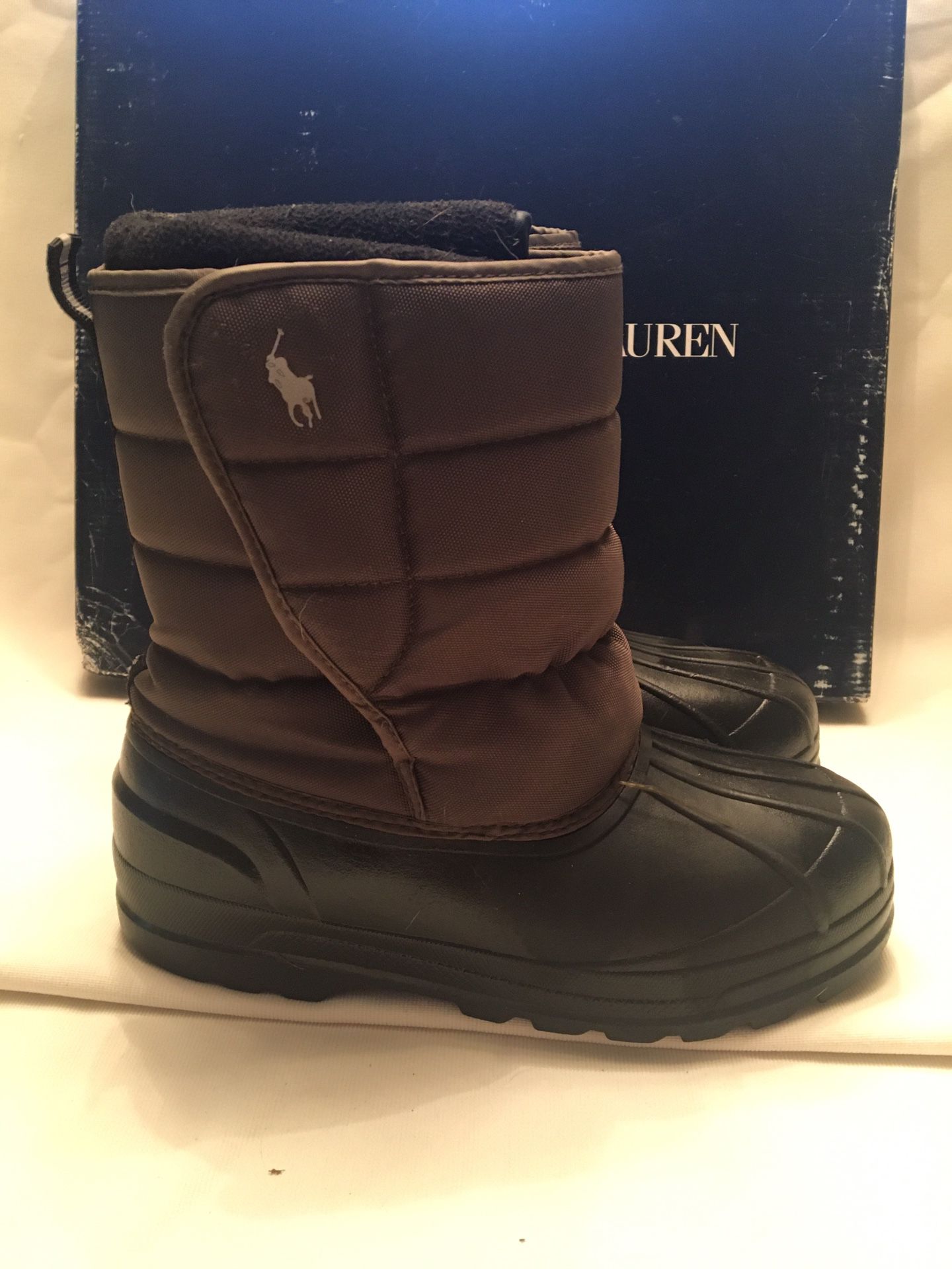 Boys Ralph Lauren snow Boots Size 5 Like New