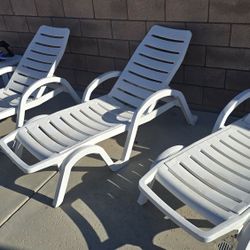 Pool Lounge Chairs
