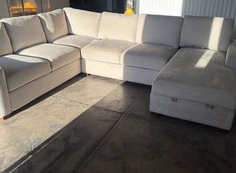 Thomasville Glenn Sectional w/ Storage Chaise - Firm Supportive Seats - 121in Wide - Cream
