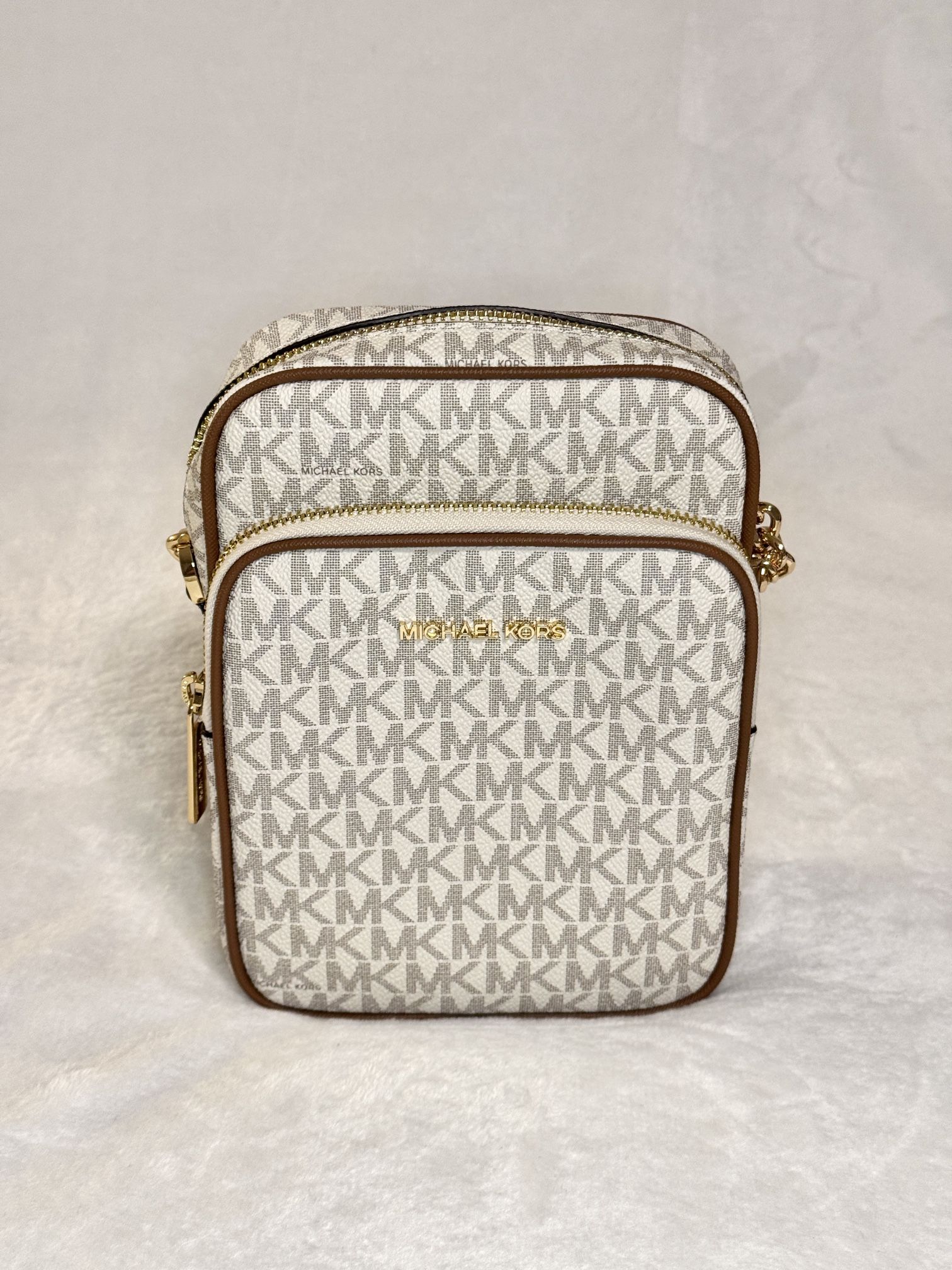 Michael Kors Medium Leather Jet Set Travel Chain Crossbody Vanilla