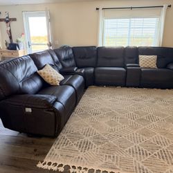 Sectional Couches 
