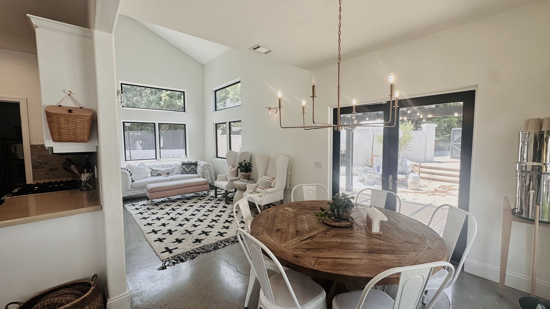 Gorgeous Estate/Garage Sale