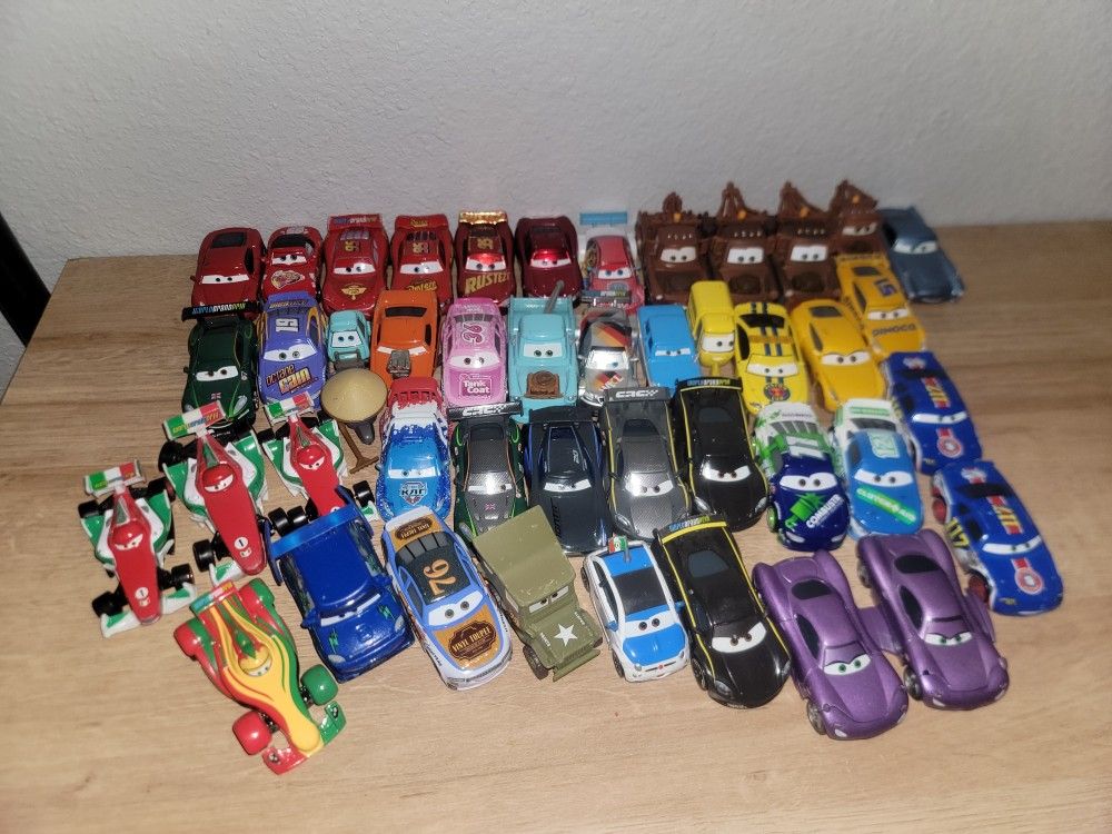 Disney Pixar Cars Lot - Lighting McQueen, Mater, & More - 45 Cars, 6 Planes