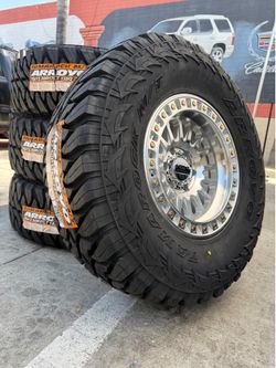 35x12.50r17 ARROYO MT / KMC 552 MACHINED 17" 6x139.7/-10 INSTALLED ✅