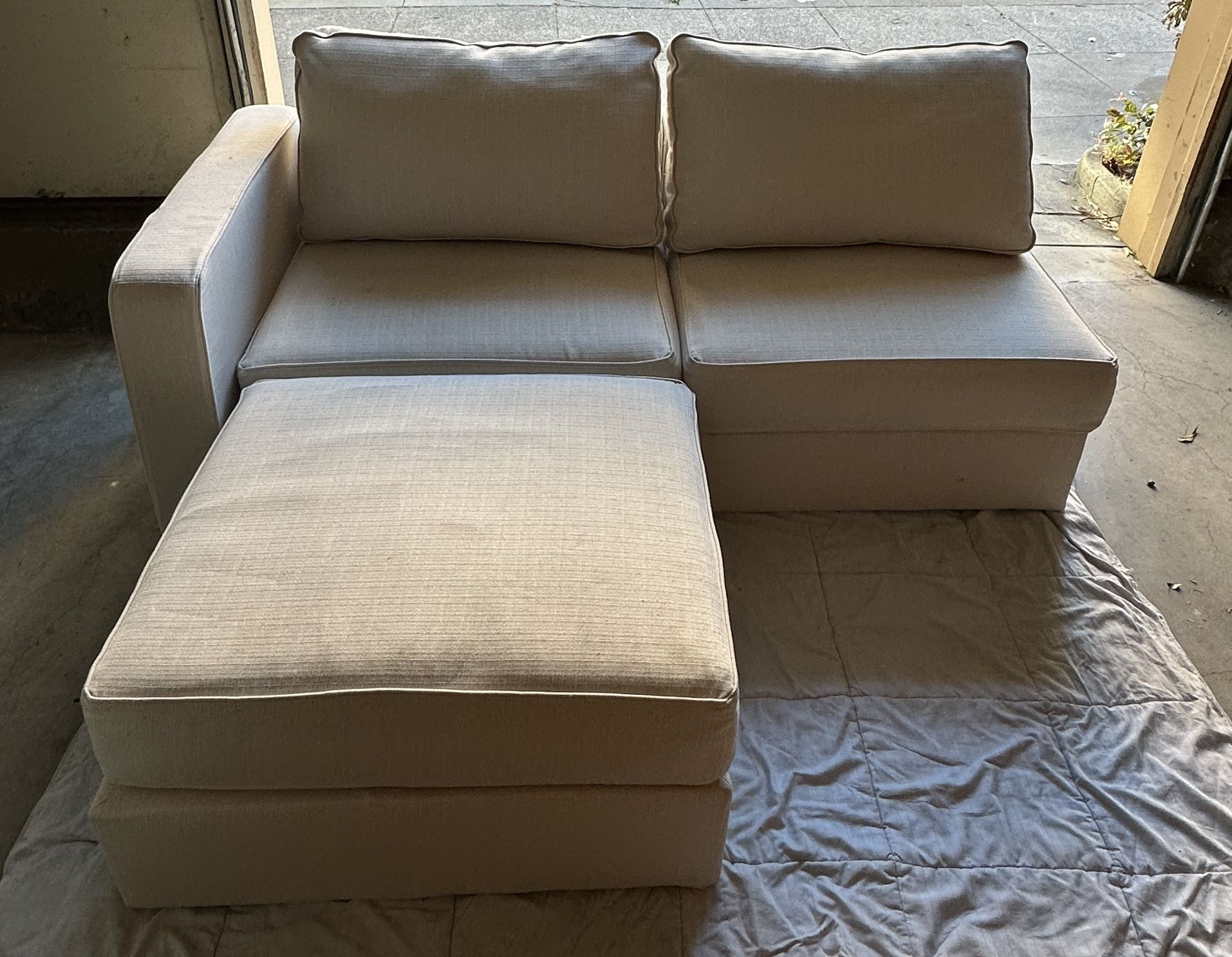 💥 LOVESAC Sactional Modular Couch – 3 Seats + Ottoman – Retails $3,525 