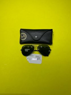 Like new complete RayBan Aviator sunglasses with case