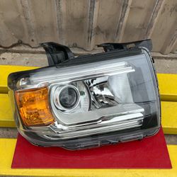 2015-2022 GMC Canyon Passenger Side Headlight Used Oem