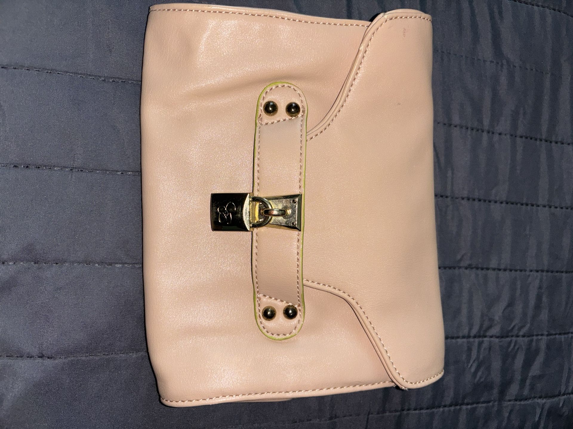 Jessica Simpson Small Puse