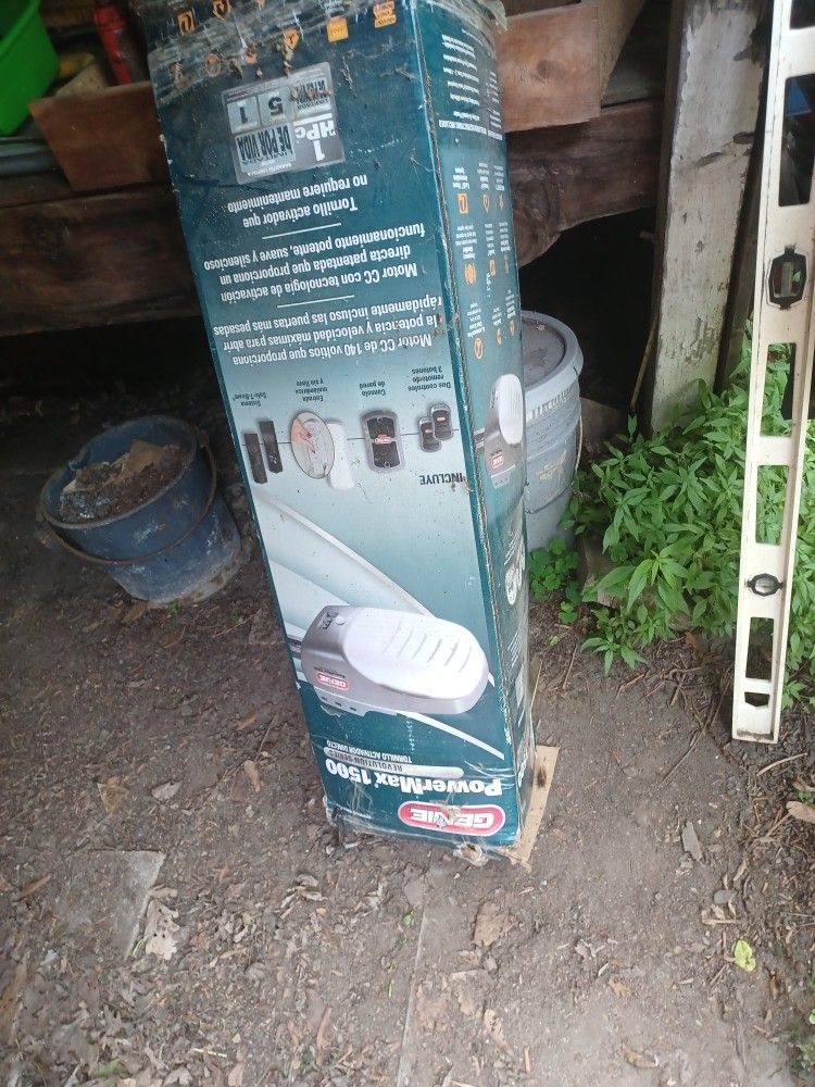 Genie fifteen hundred Garage door opener