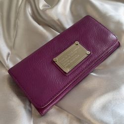 Marc by Marc Jacobs Women’s Purple Leather BiFold snapped closure Long Wallet