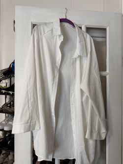 Women’s white tunic long sleeve top