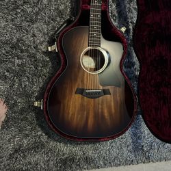 Taylor 224ce-K DLX Grand Auditorium Acoustic-Electric WITH Velvet Lined Leather Case