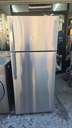 Ge refrigerator 28w 66h 30d