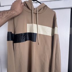 Men’s Large  Beige / Black Sweater Hoodie