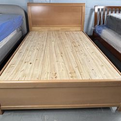 Solid Wood Queen Bed Frame – Durable, Stylish, and Modern