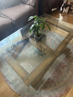Glass Coffee table, large, great condition. 