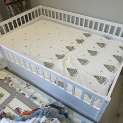 Full size floor day bed frame optional mattress